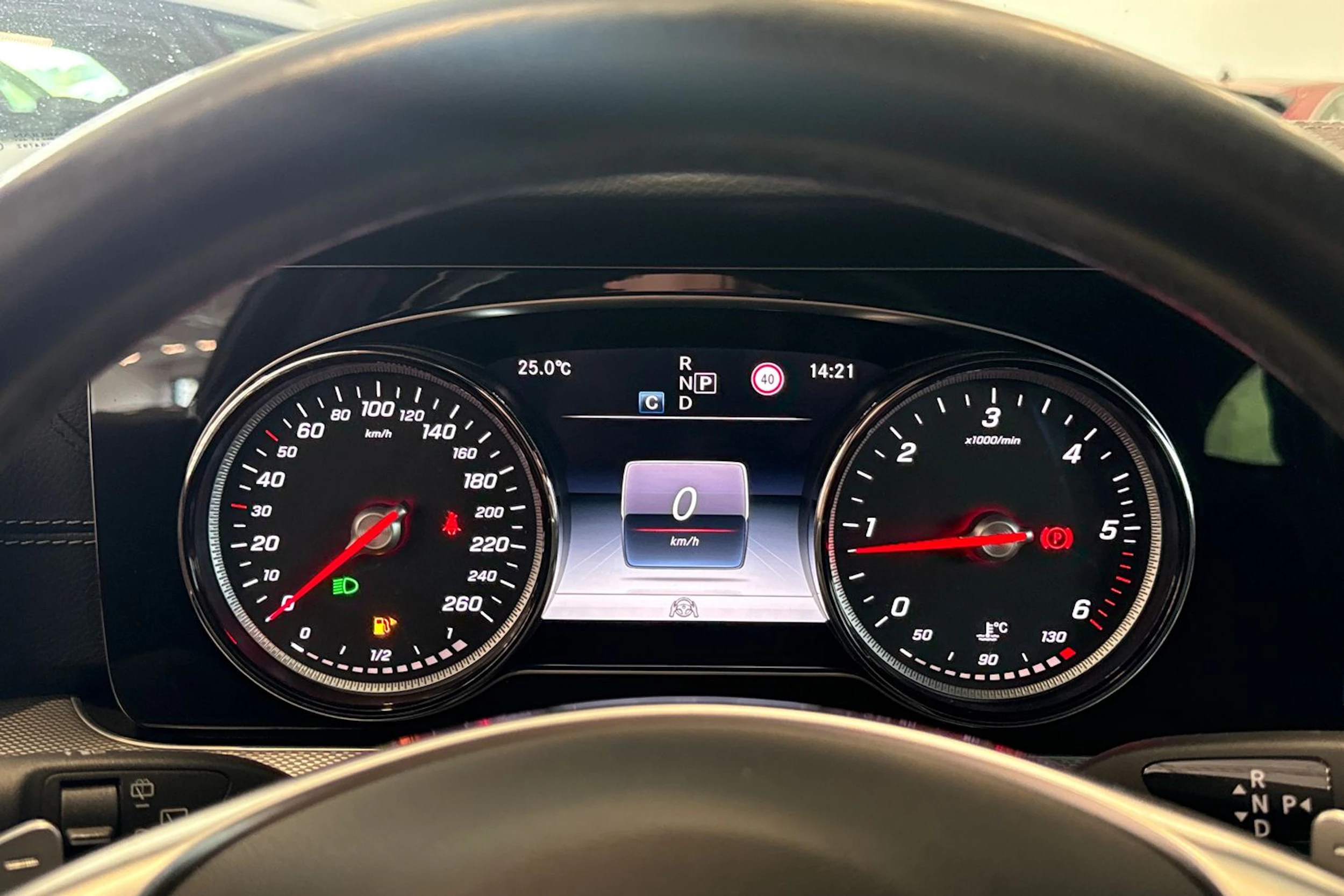 musta Mercedes-Benz E 2017 kuva 18.