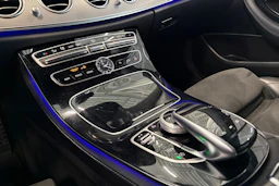 musta Mercedes-Benz E 2017 kuva 19.