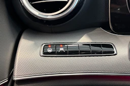 musta Mercedes-Benz E 2017 kuva 24.