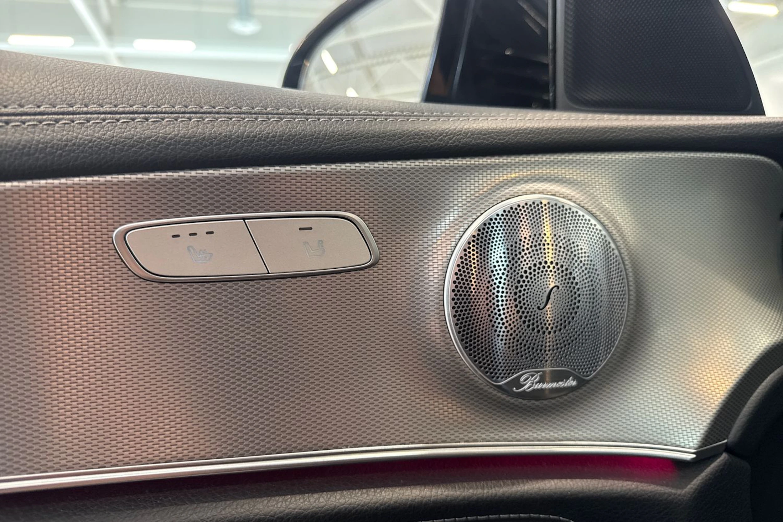 musta Mercedes-Benz E 2017 kuva 25.