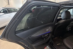 musta Mercedes-Benz E 2017 kuva 29.