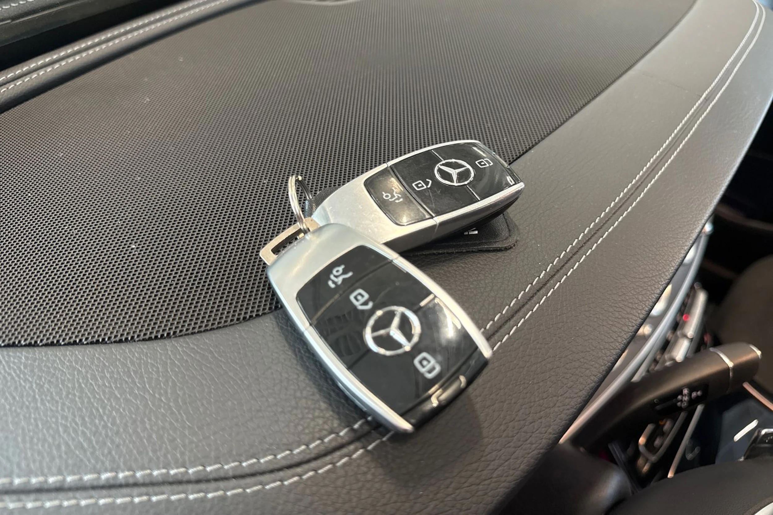 musta Mercedes-Benz E 2017 kuva 34.