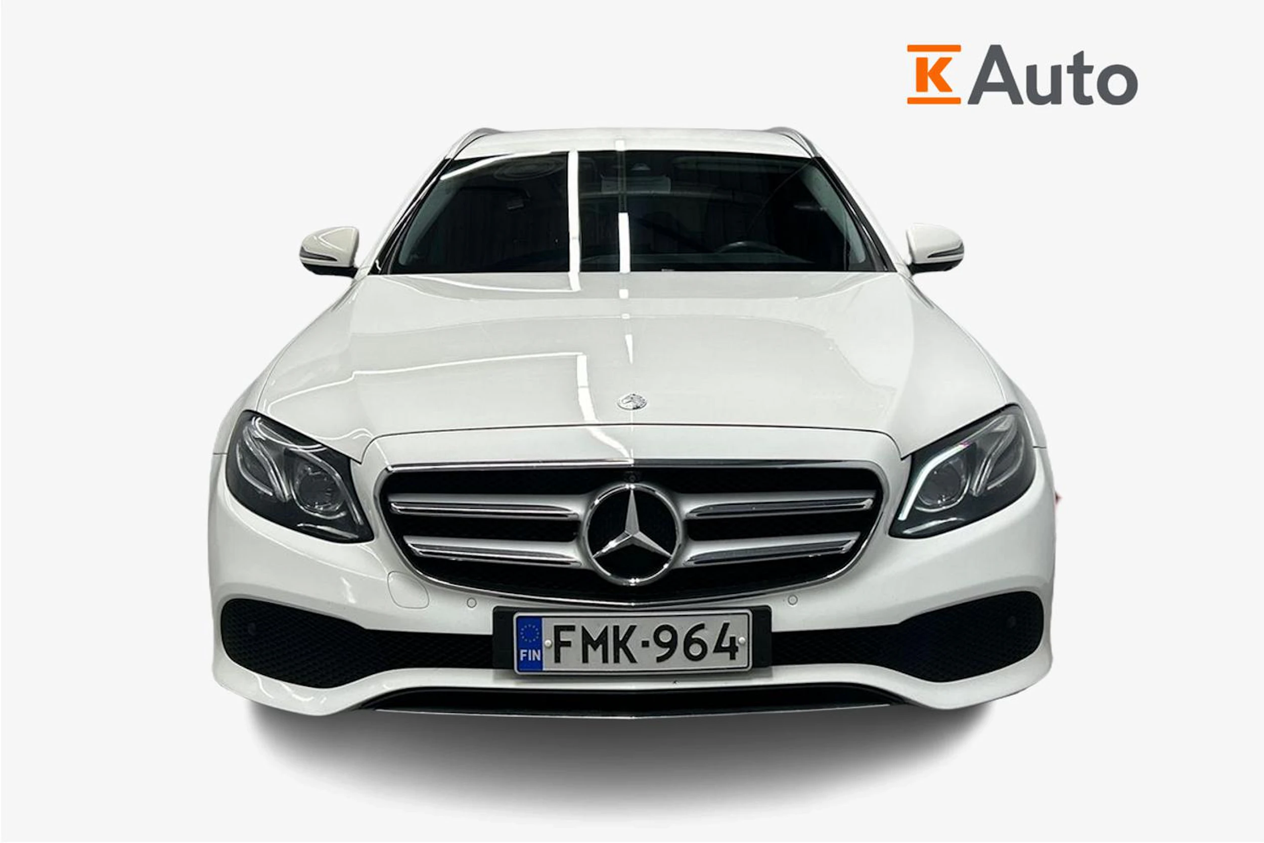 valkoinen Mercedes-Benz E 2017 kuva 4.