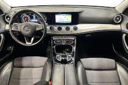 valkoinen Mercedes-Benz E 2017 kuva 7.