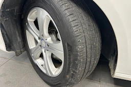 valkoinen Mercedes-Benz E 2017 kuva 10.