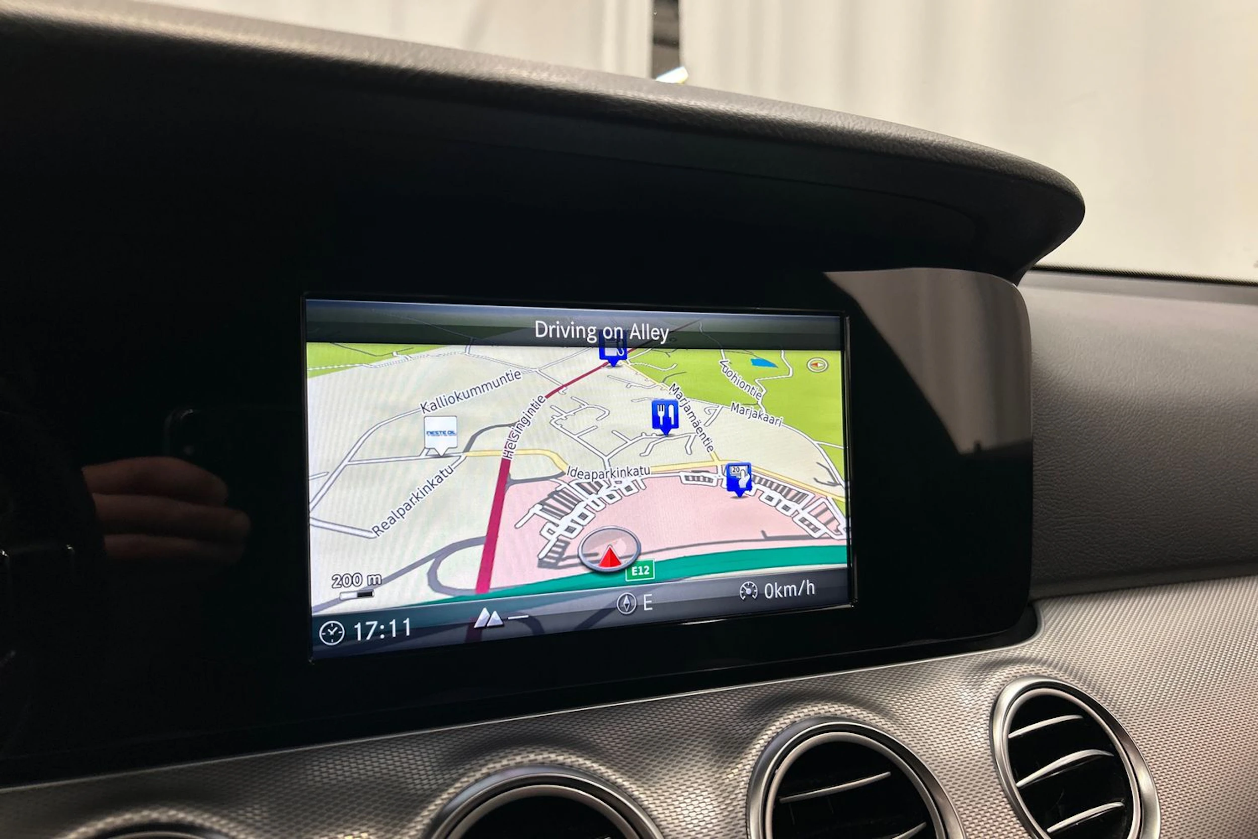 valkoinen Mercedes-Benz E 2017 kuva 19.
