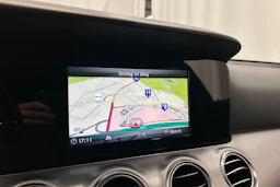 valkoinen Mercedes-Benz E 2017 kuva 19.