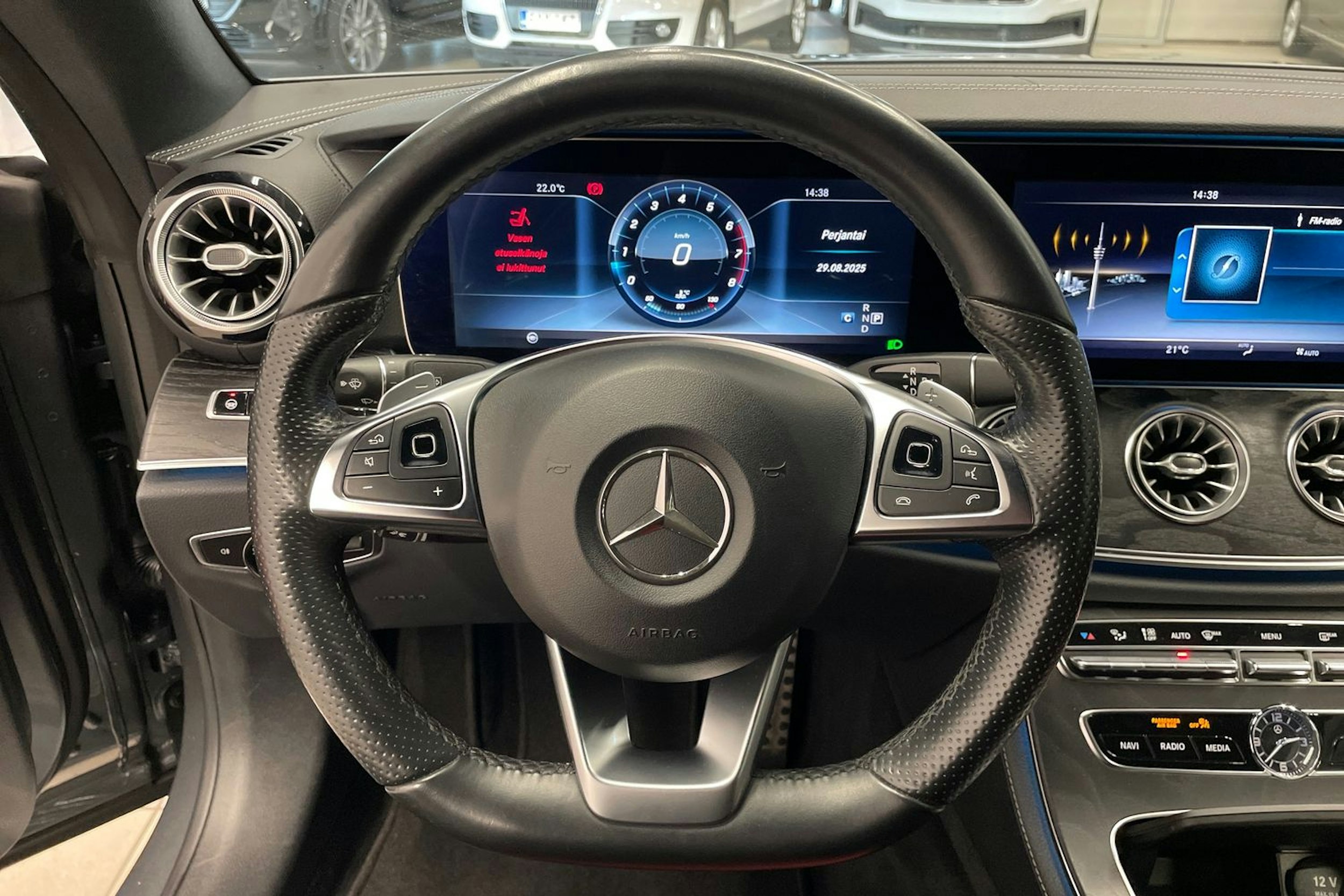 harmaa Mercedes-Benz E 2017 kuva 11.