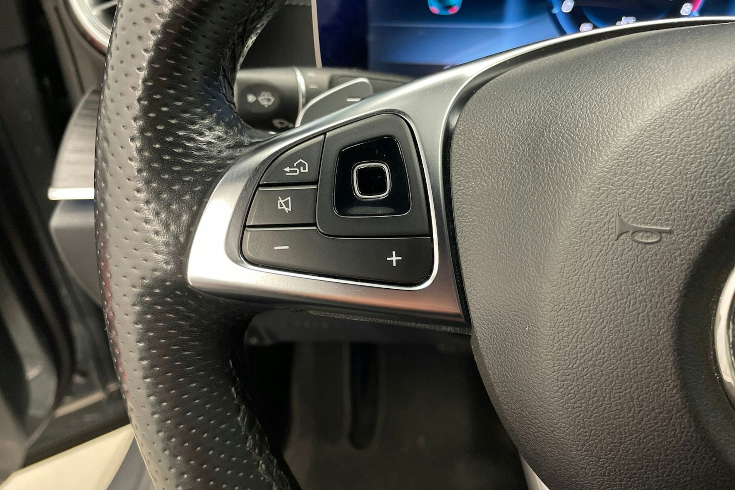 harmaa Mercedes-Benz E 2017 kuva 13.