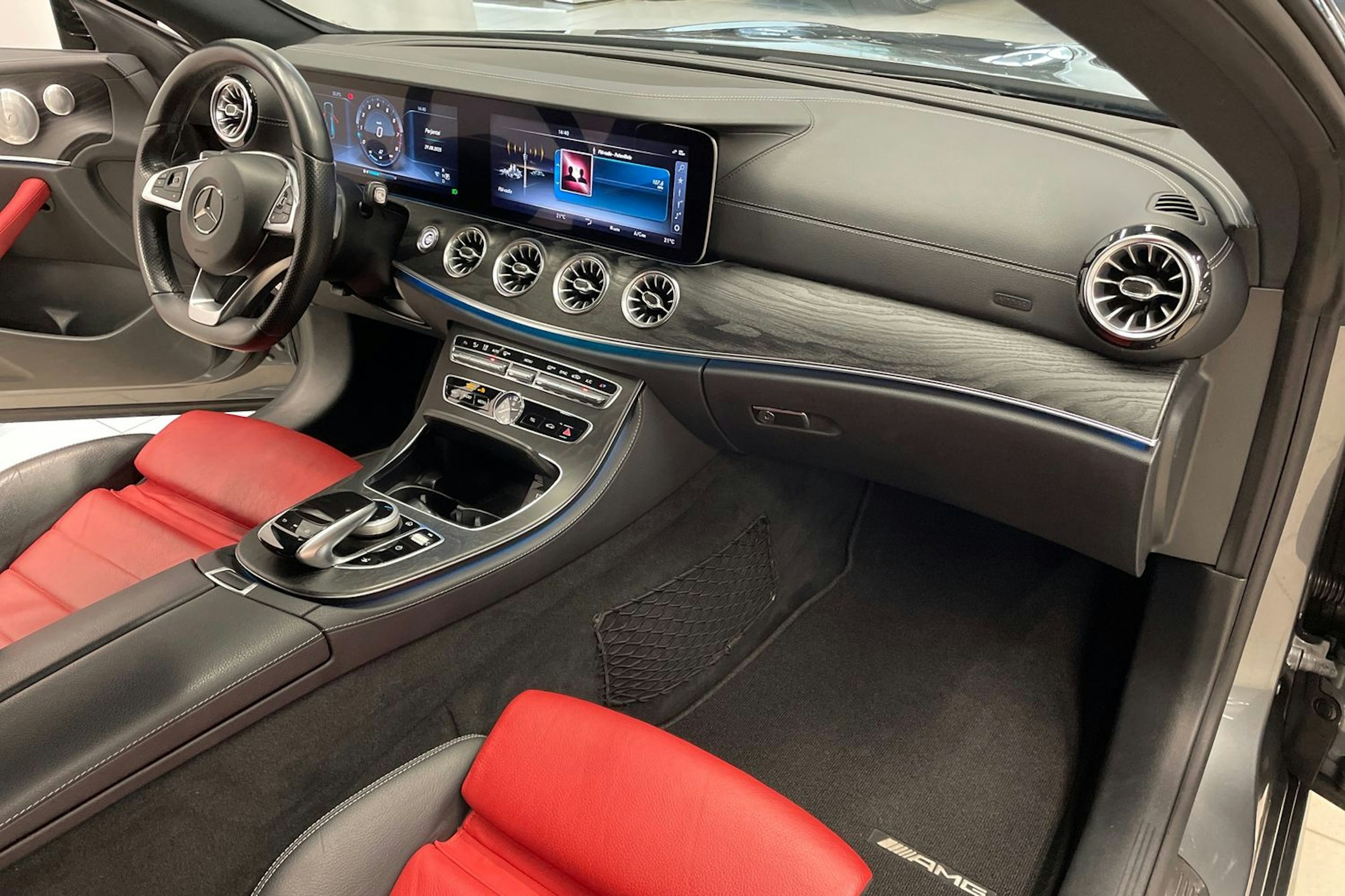 harmaa Mercedes-Benz E 2017 kuva 19.