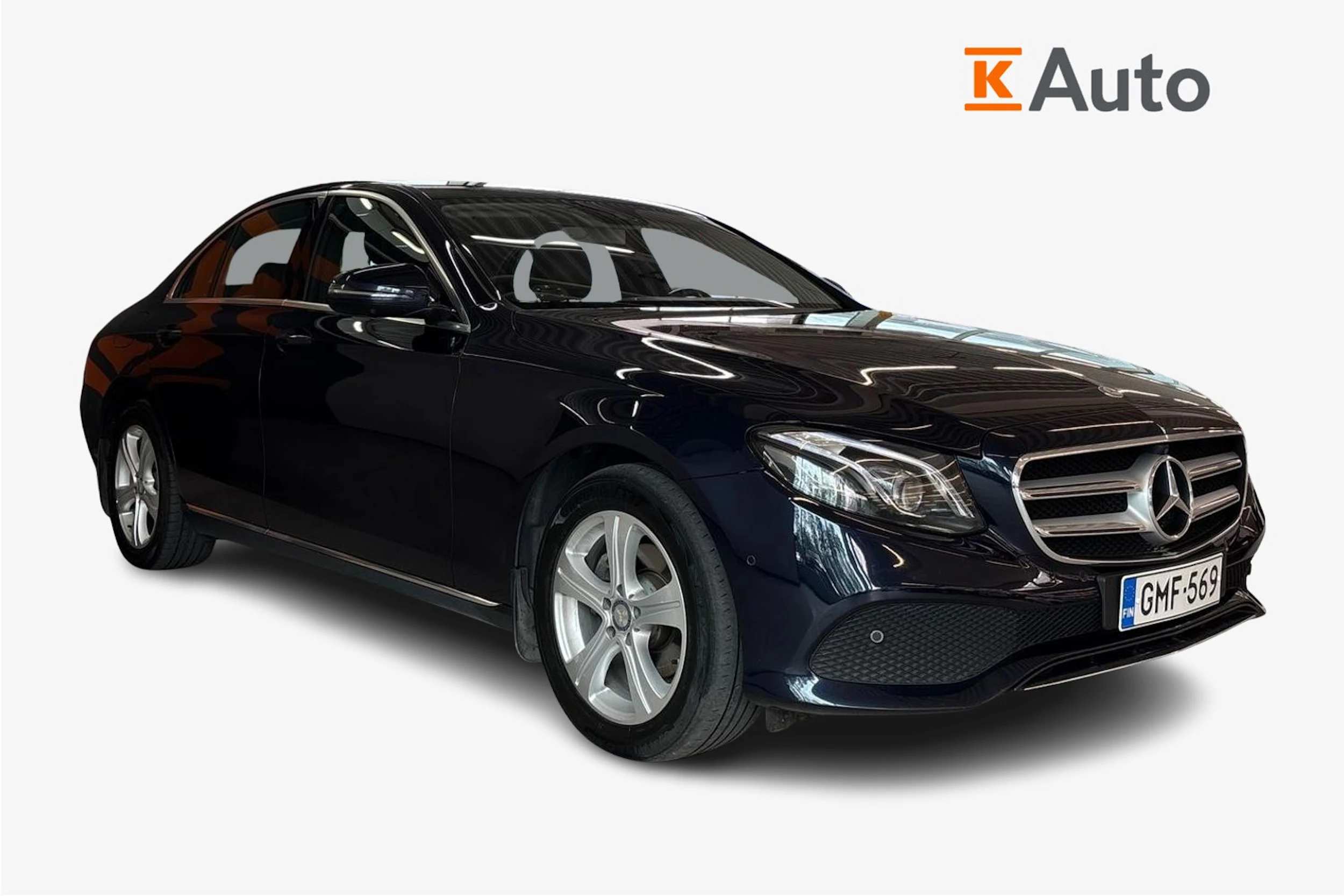 Sininen Mercedes-Benz E 2017 kuva 1.