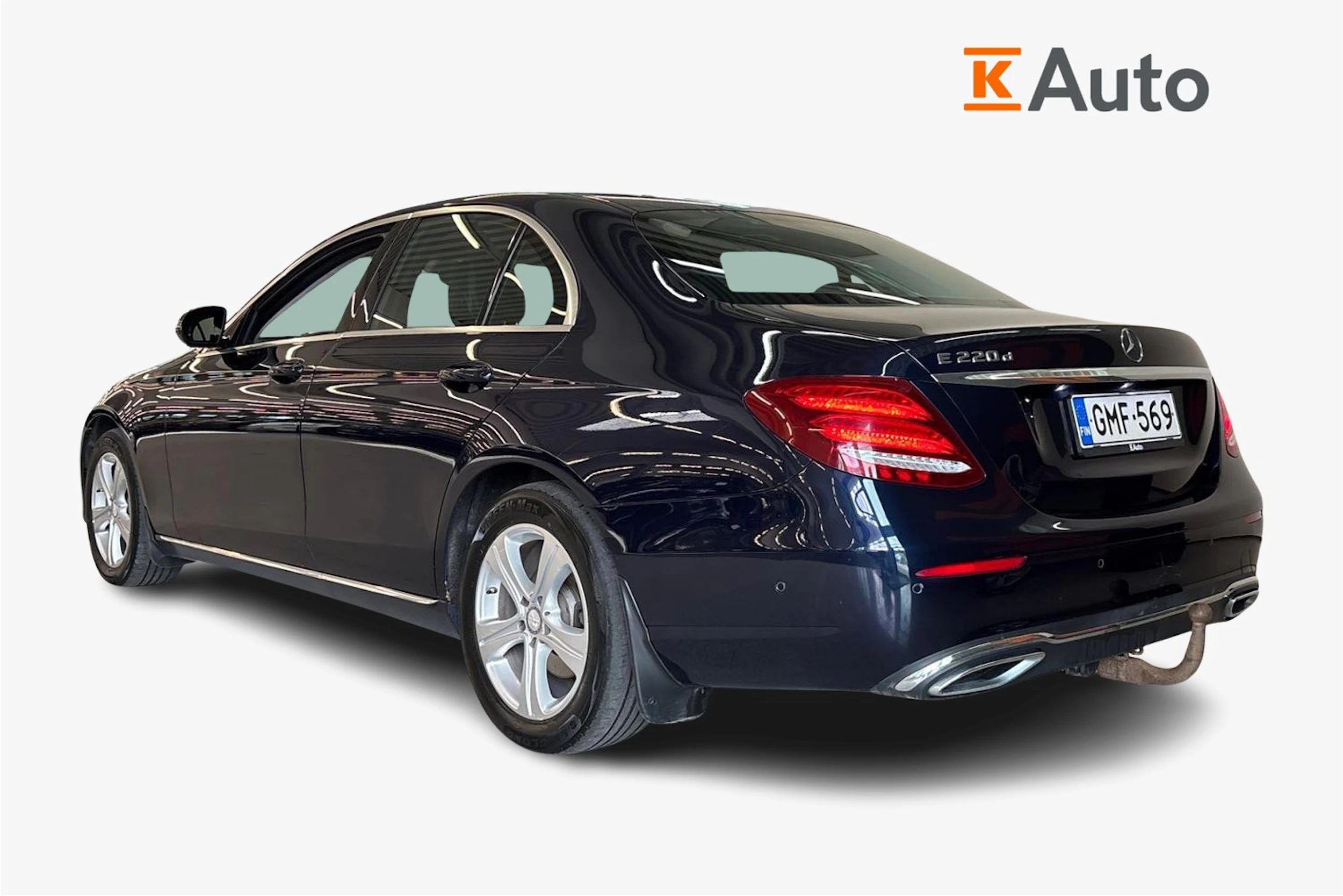 Sininen Mercedes-Benz E 2017 kuva 2.