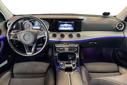 Sininen Mercedes-Benz E 2017 kuva 7.