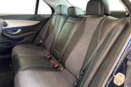 Sininen Mercedes-Benz E 2017 kuva 8.