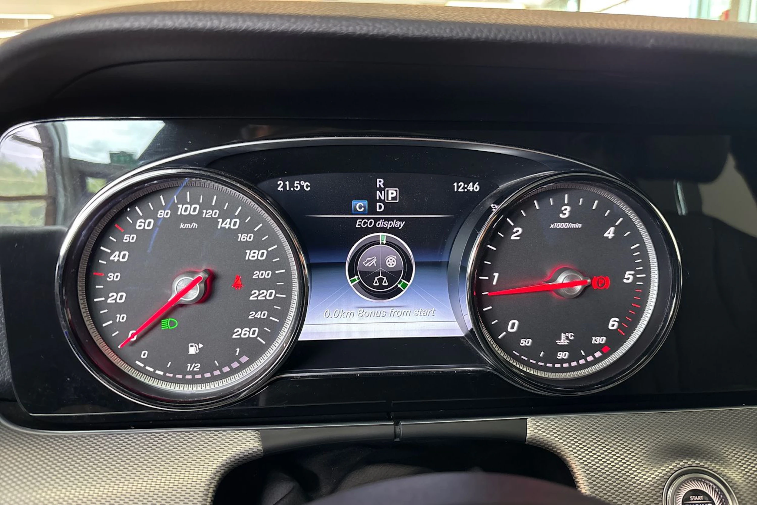 Sininen Mercedes-Benz E 2017 kuva 11.