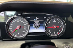 Sininen Mercedes-Benz E 2017 kuva 11.