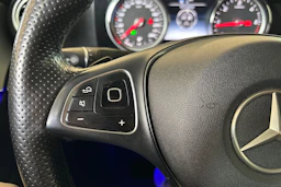 Sininen Mercedes-Benz E 2017 kuva 12.