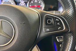 Sininen Mercedes-Benz E 2017 kuva 13.