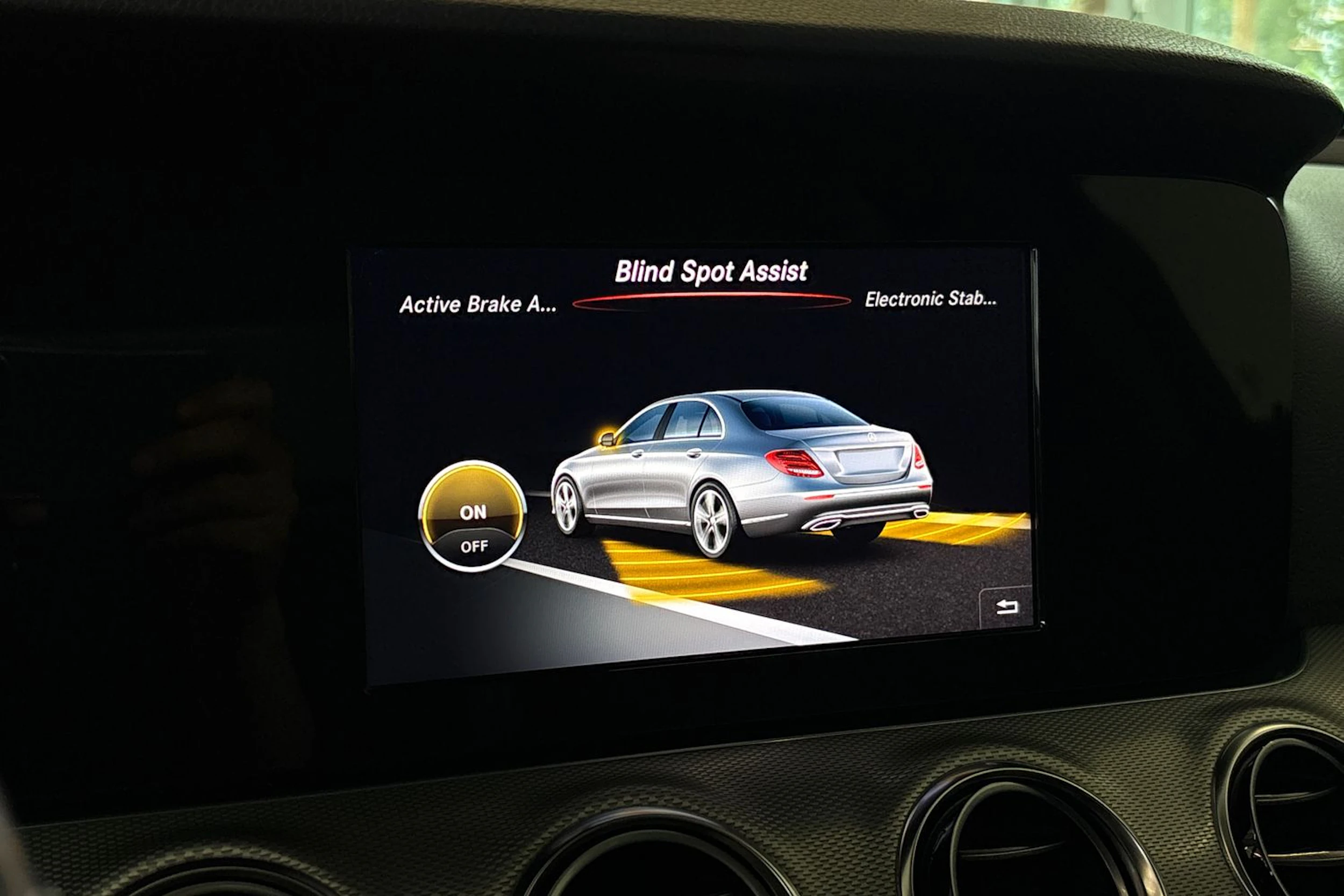 Sininen Mercedes-Benz E 2017 kuva 17.