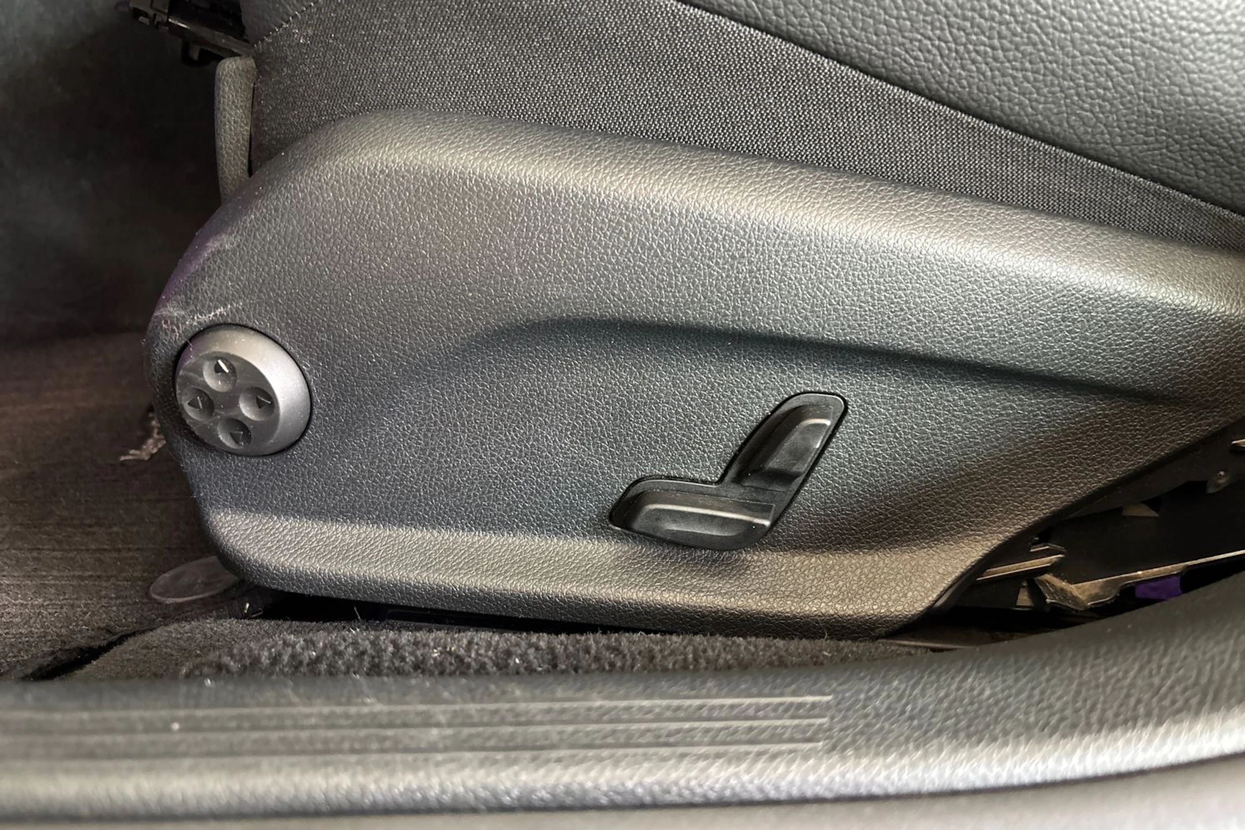Sininen Mercedes-Benz E 2017 kuva 25.