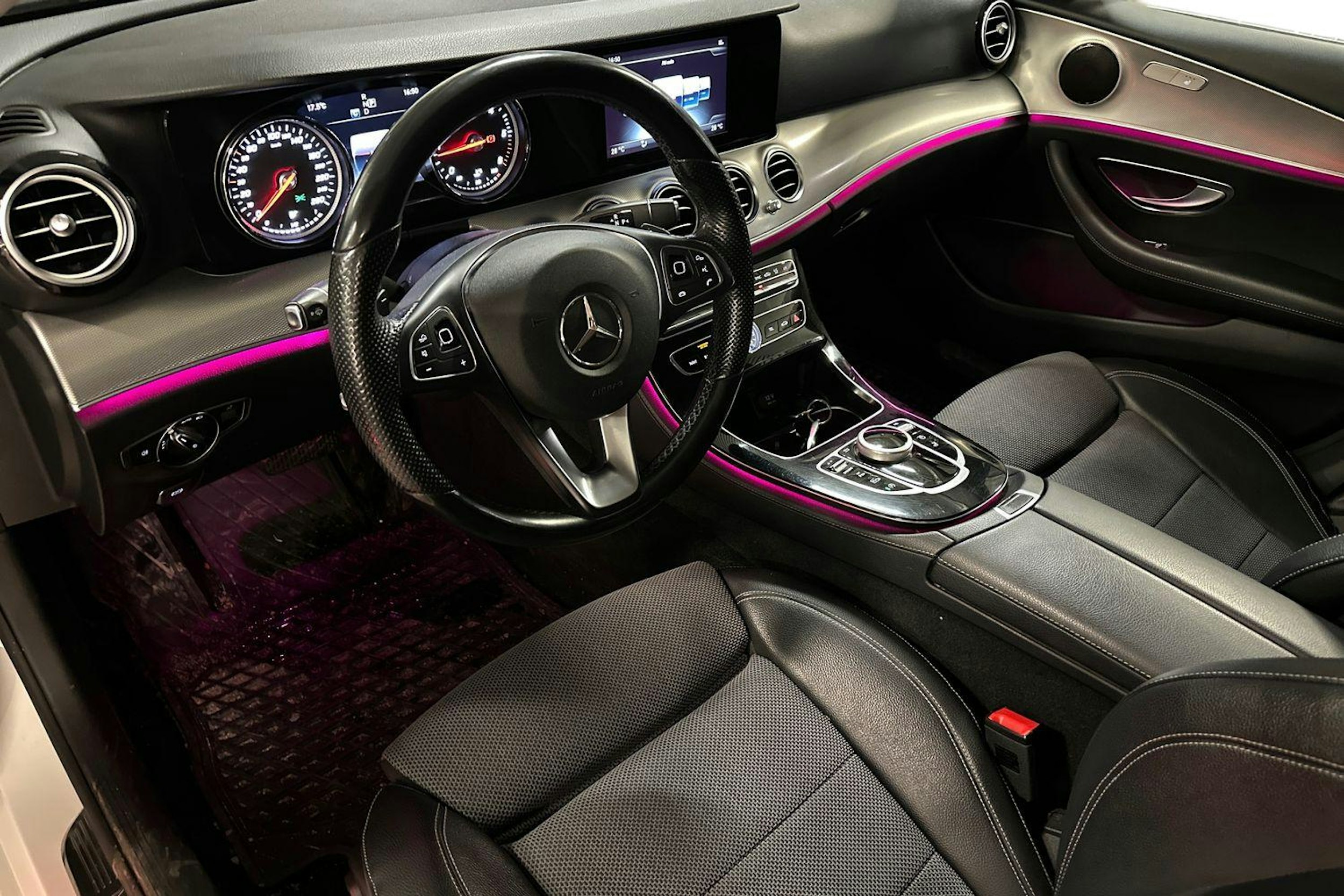 valkoinen Mercedes-Benz E 2017 kuva 3.