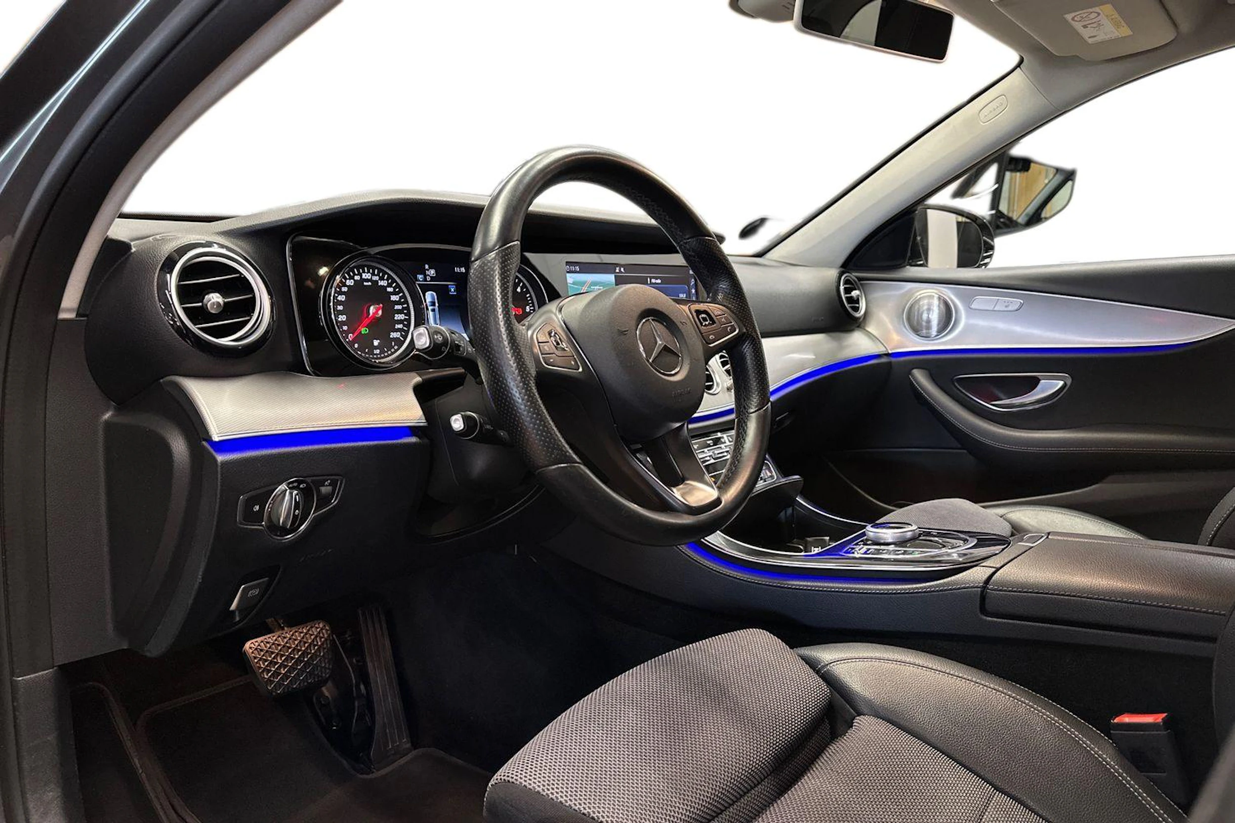 harmaa Mercedes-Benz E 2017 kuva 6.