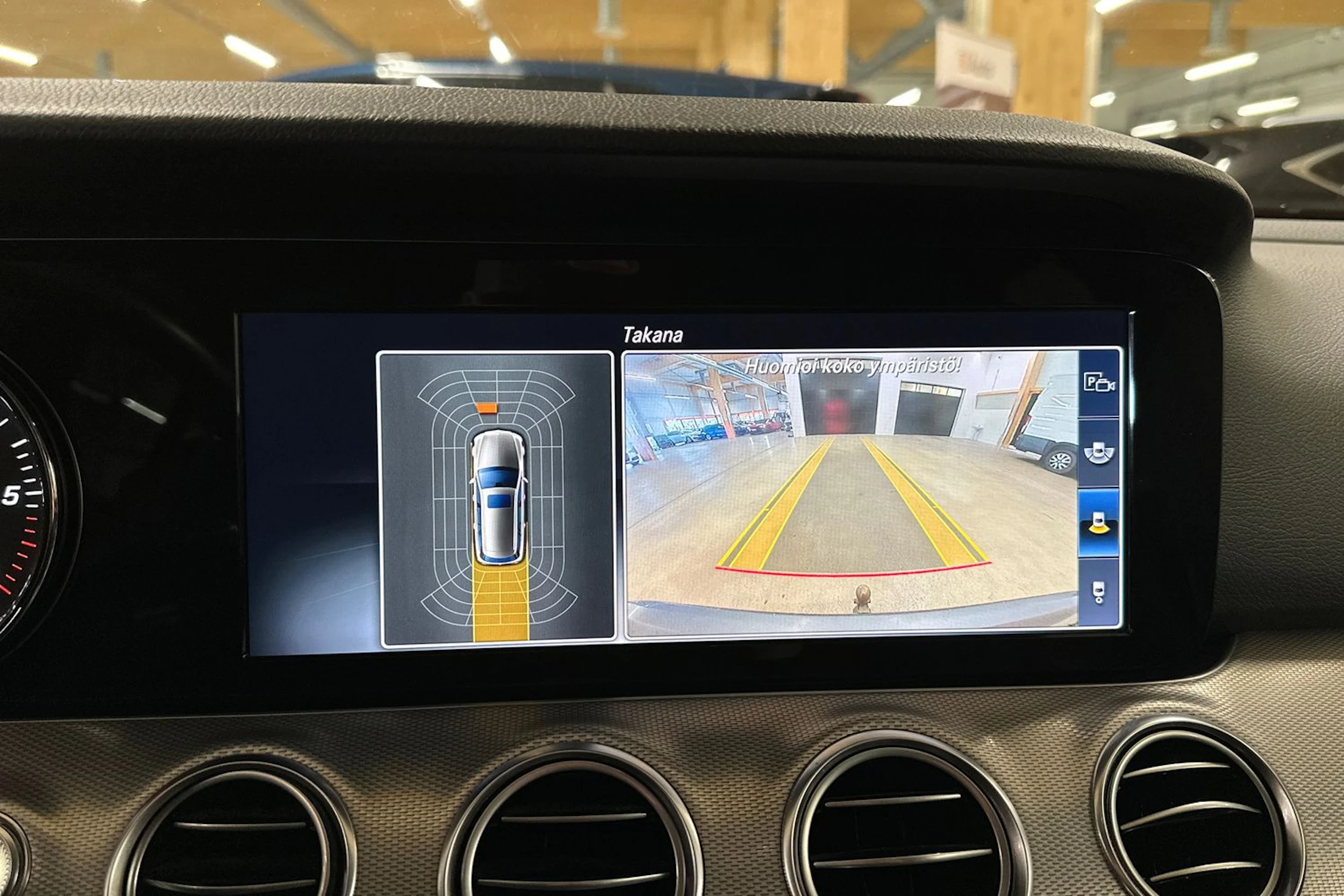 harmaa Mercedes-Benz E 2017 kuva 13.
