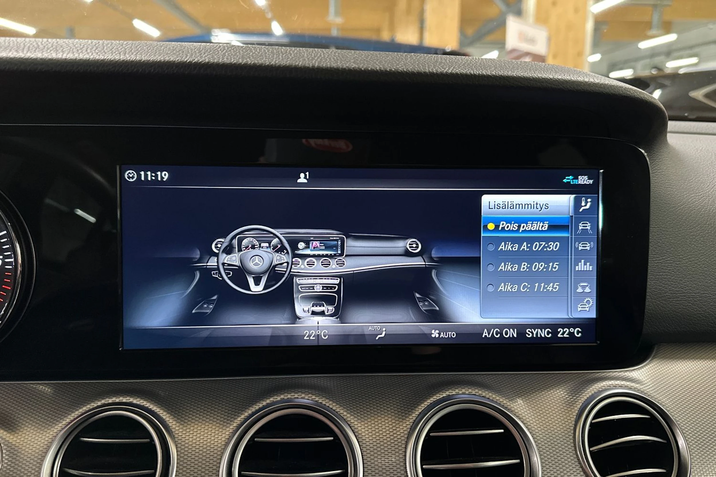 harmaa Mercedes-Benz E 2017 kuva 15.