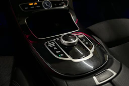 harmaa Mercedes-Benz E 2017 kuva 20.