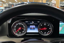harmaa Mercedes-Benz E 2017 kuva 21.