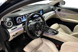 musta Mercedes-Benz E 2017 kuva 4.