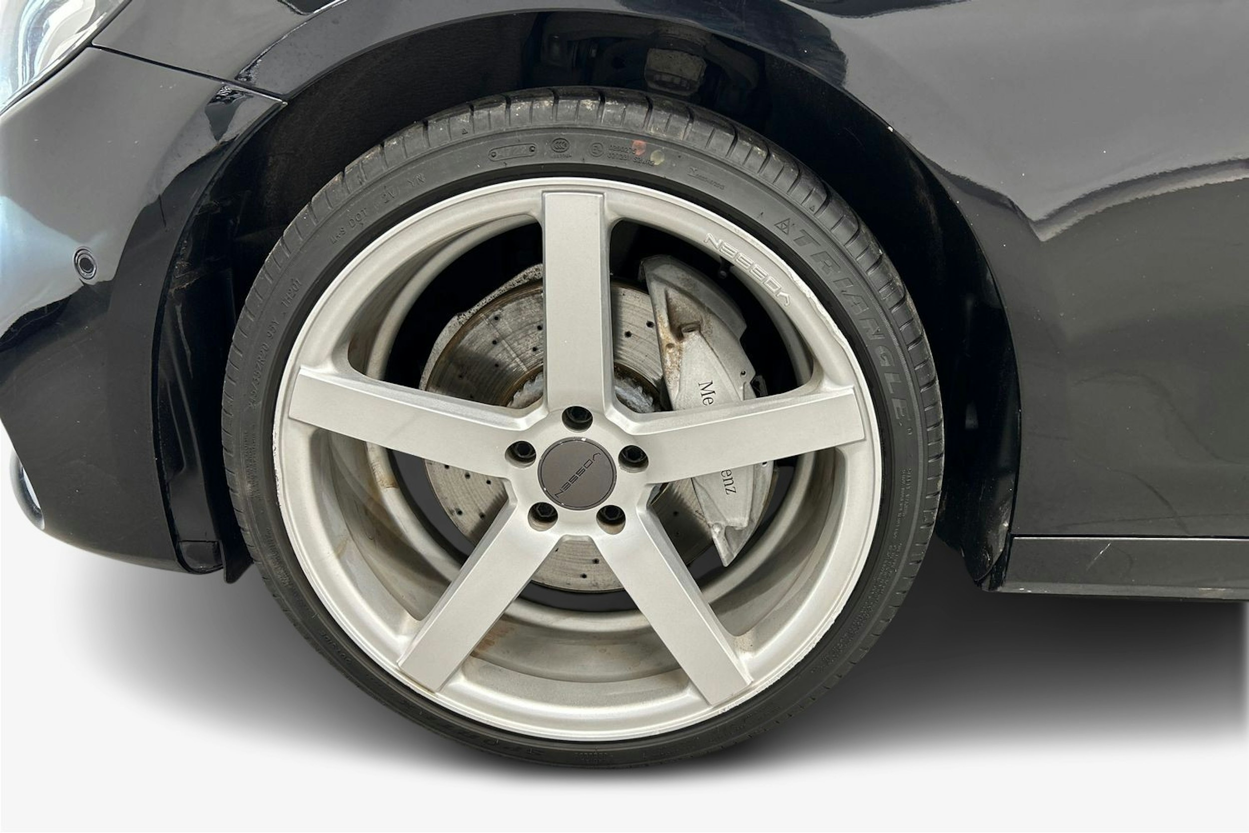 musta Mercedes-Benz E 2017 kuva 13.