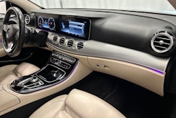 musta Mercedes-Benz E 2017 kuva 15.