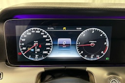 musta Mercedes-Benz E 2017 kuva 19.