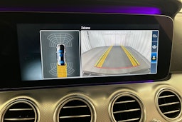 musta Mercedes-Benz E 2017 kuva 25.