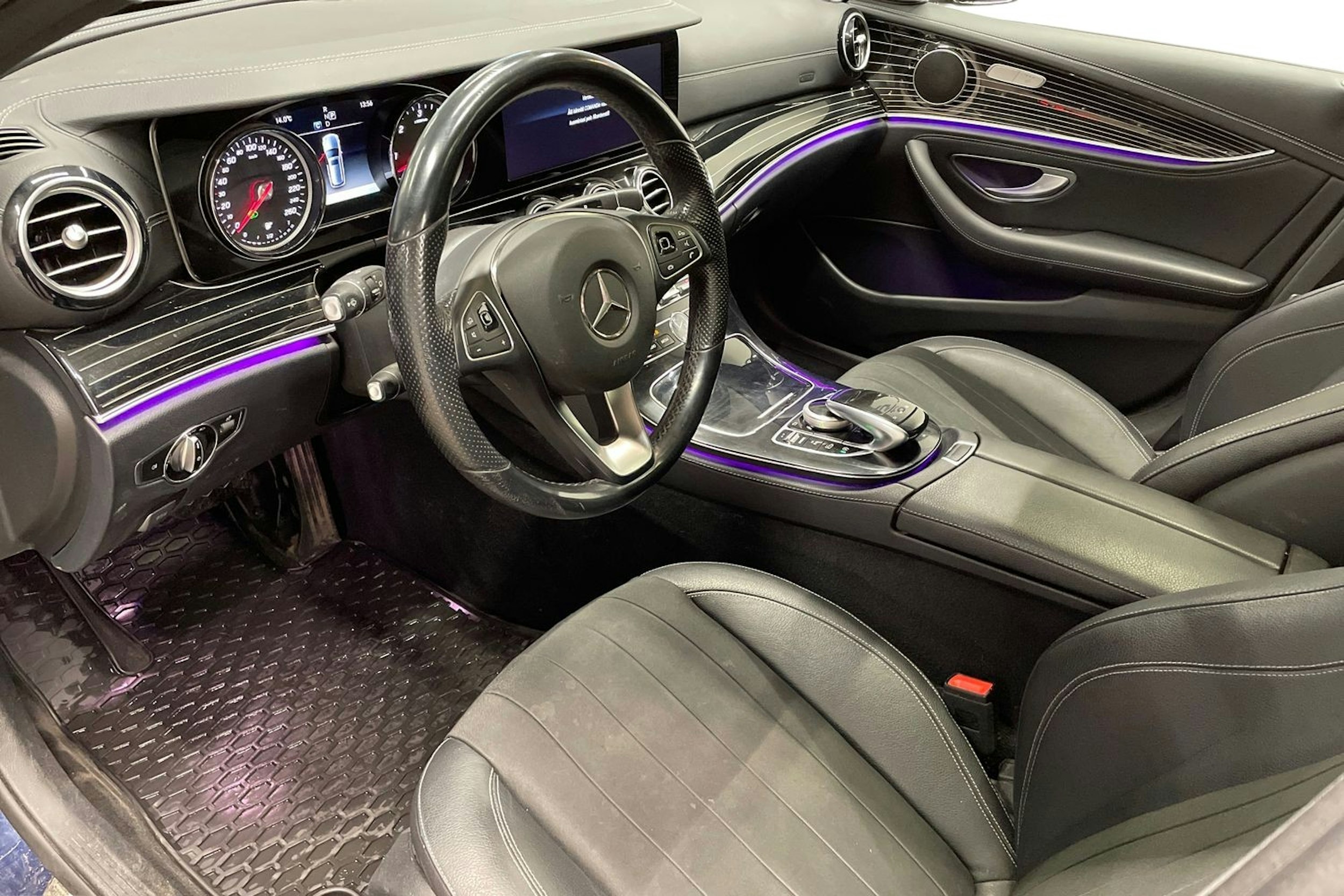 musta Mercedes-Benz E 2017 kuva 7.