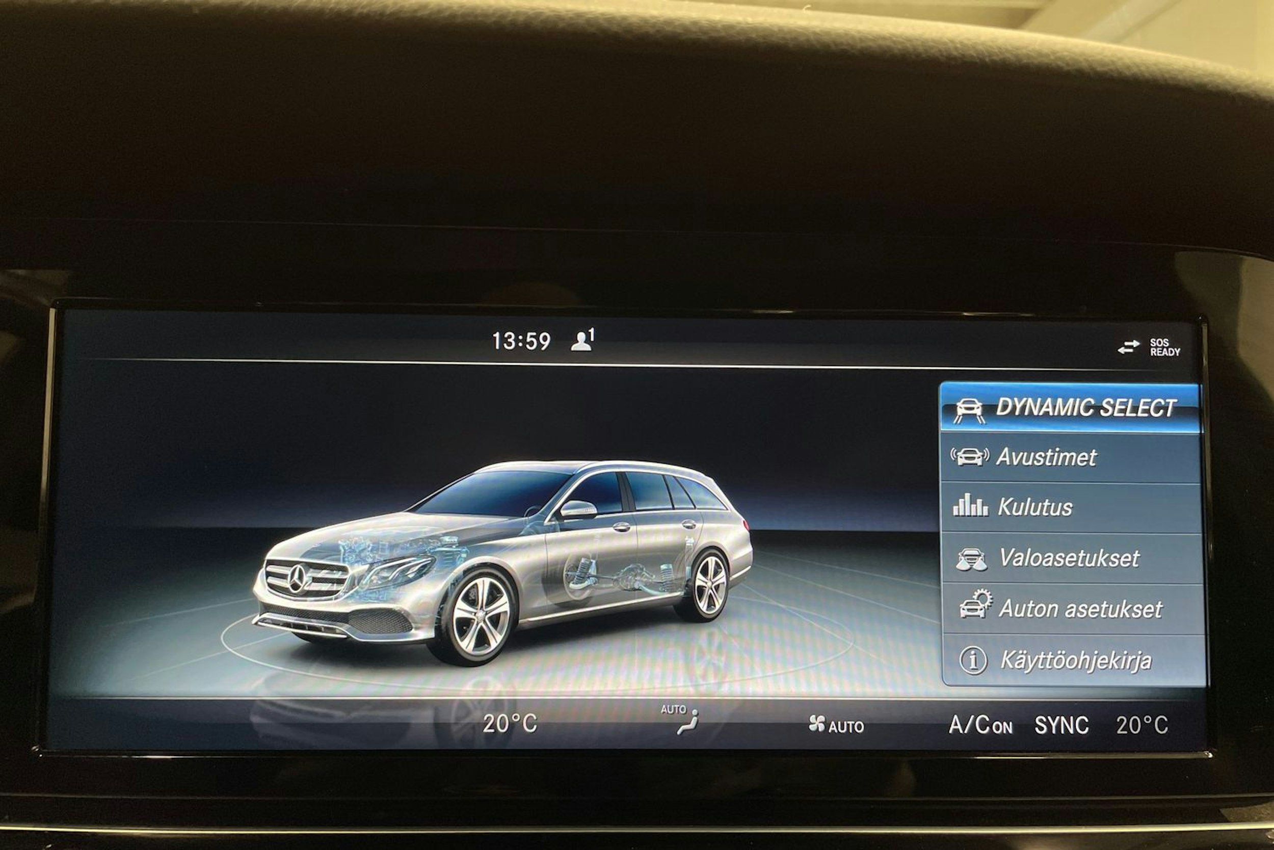 musta Mercedes-Benz E 2017 kuva 18.