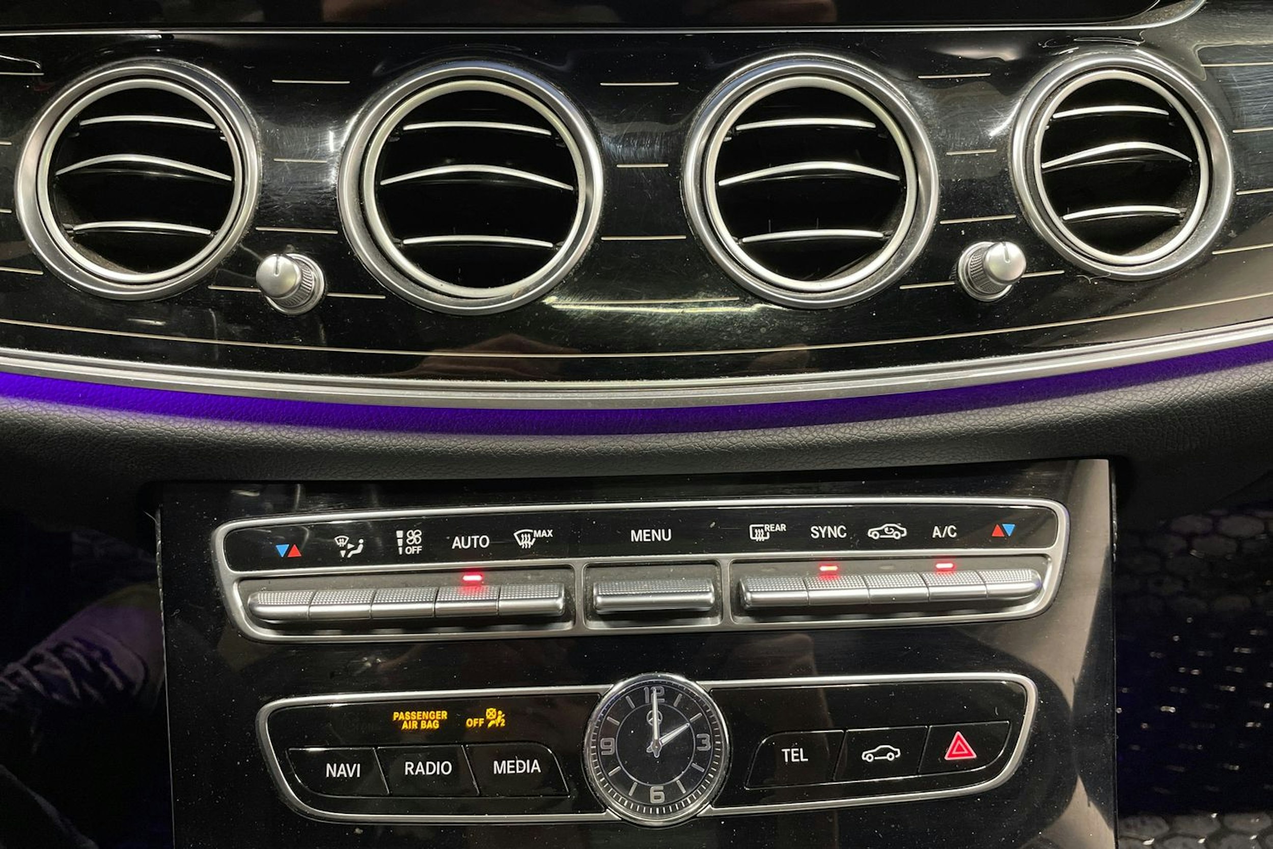 musta Mercedes-Benz E 2017 kuva 21.