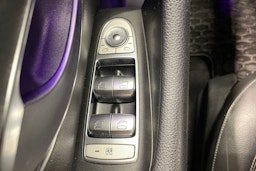 musta Mercedes-Benz E 2017 kuva 24.