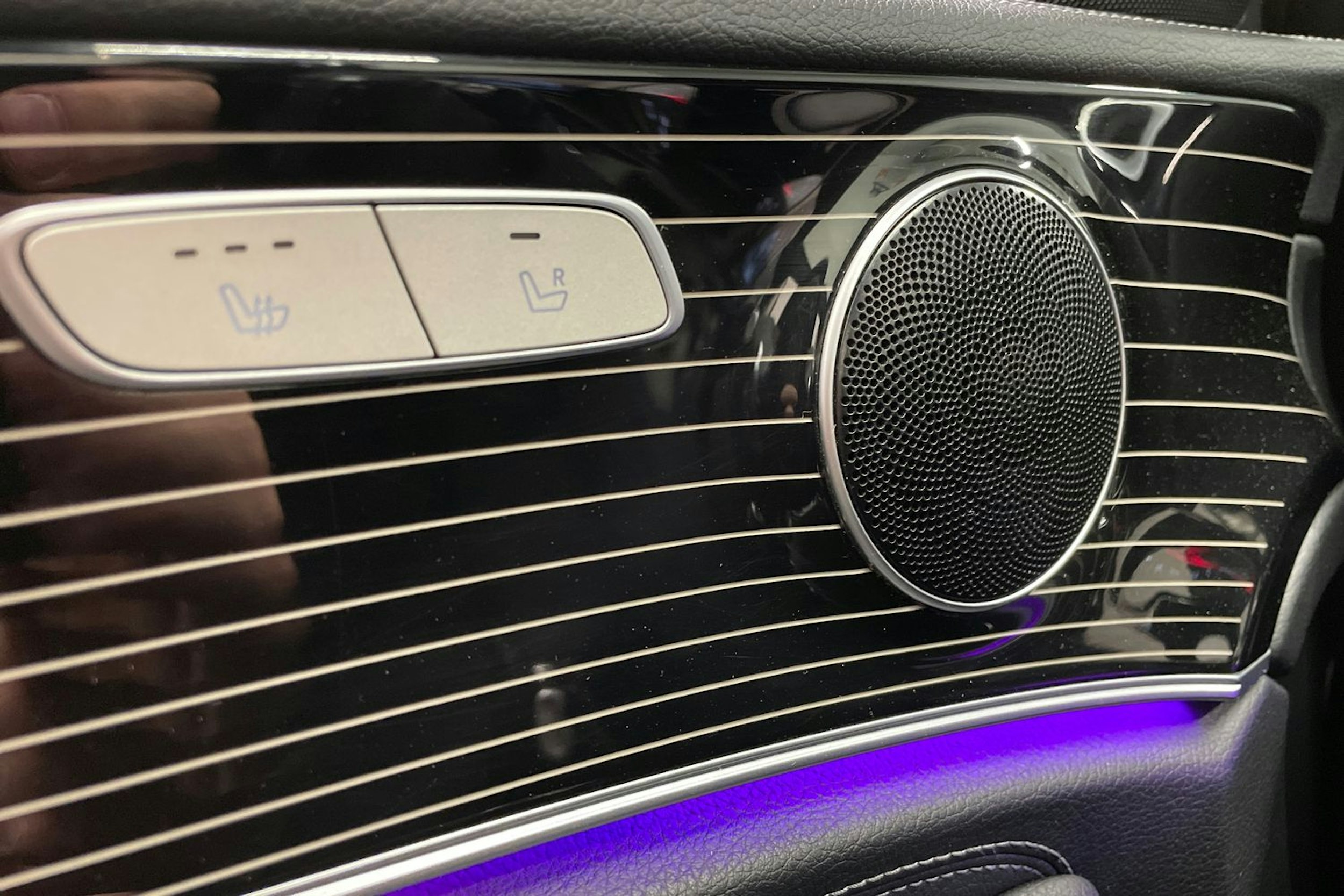 musta Mercedes-Benz E 2017 kuva 25.