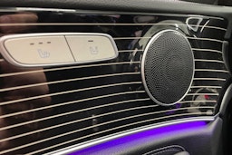 musta Mercedes-Benz E 2017 kuva 25.