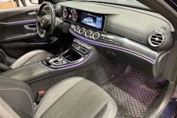 musta Mercedes-Benz E 2017 kuva 30.