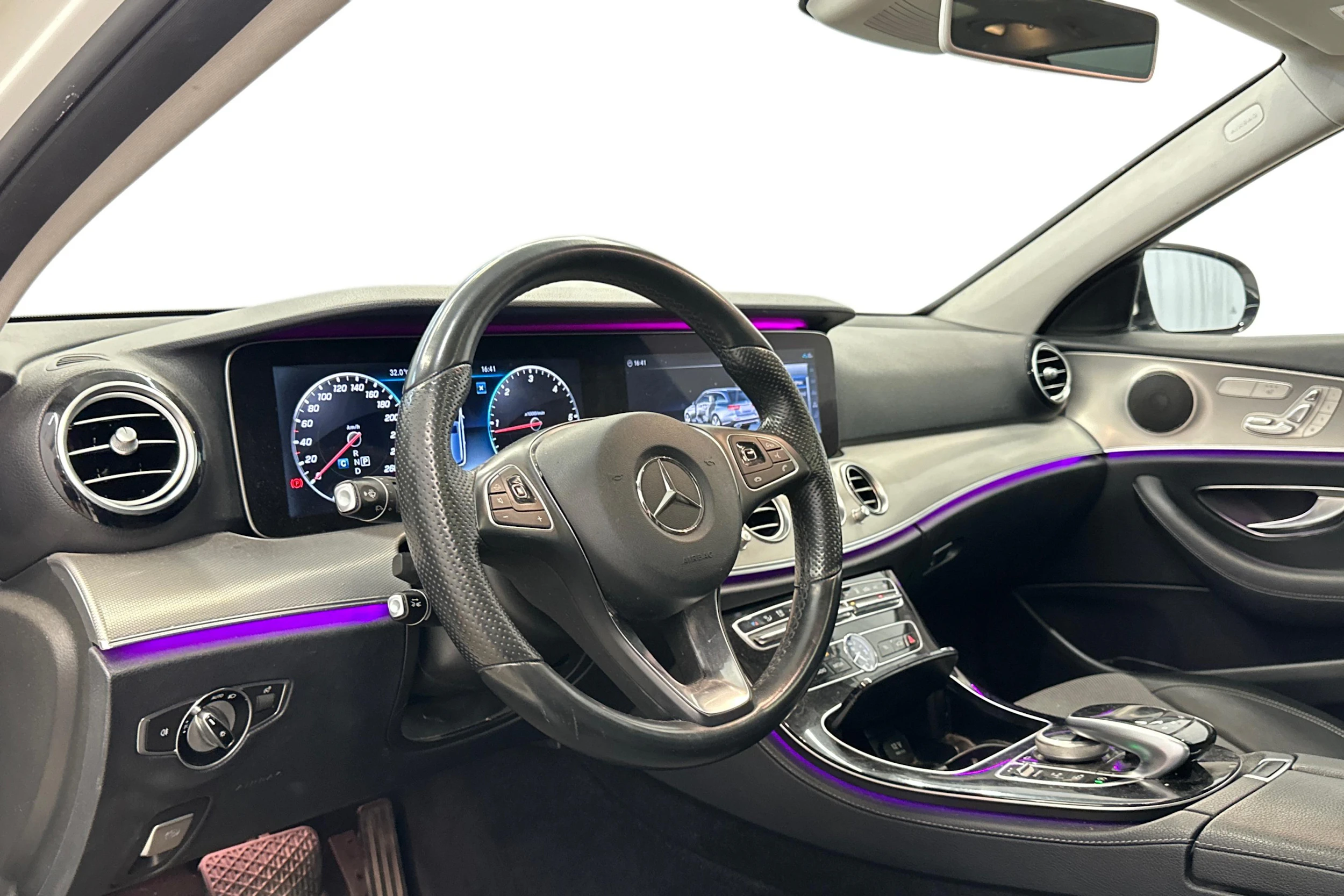 valkoinen Mercedes-Benz E 2017 kuva 3.