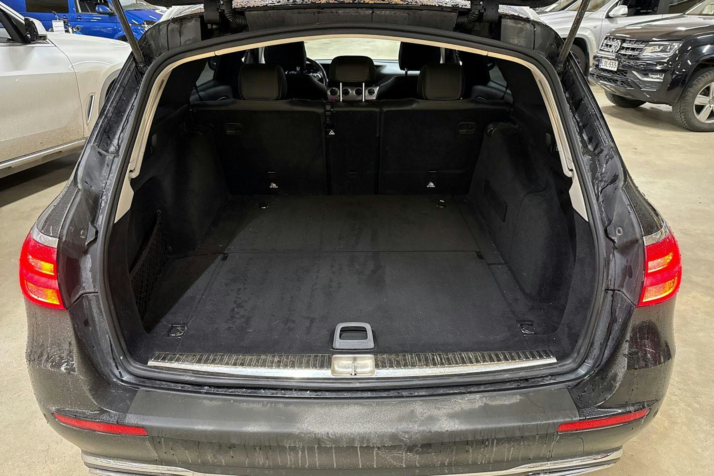 musta Mercedes-Benz E 2017 kuva 5.