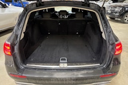 musta Mercedes-Benz E 2017 kuva 5.