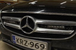 musta Mercedes-Benz E 2017 kuva 7.