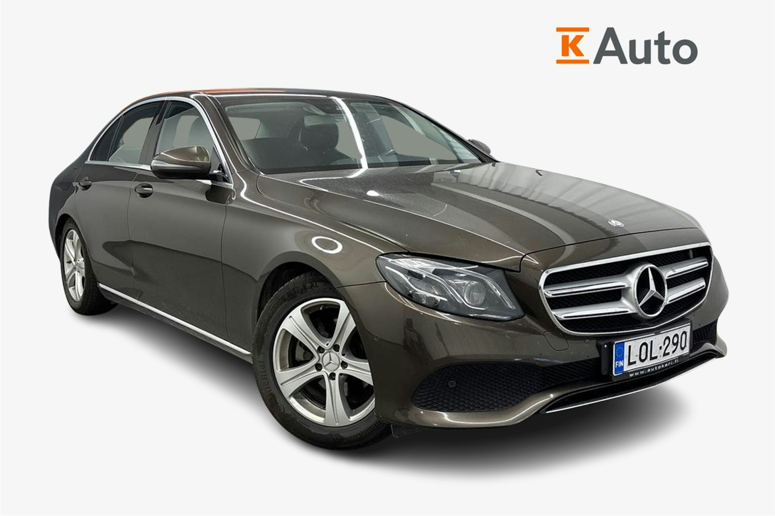 ruskea (beige) Mercedes-Benz E 2017 kuva 1.