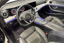 valkoinen Mercedes-Benz E 2017 kuva 7.