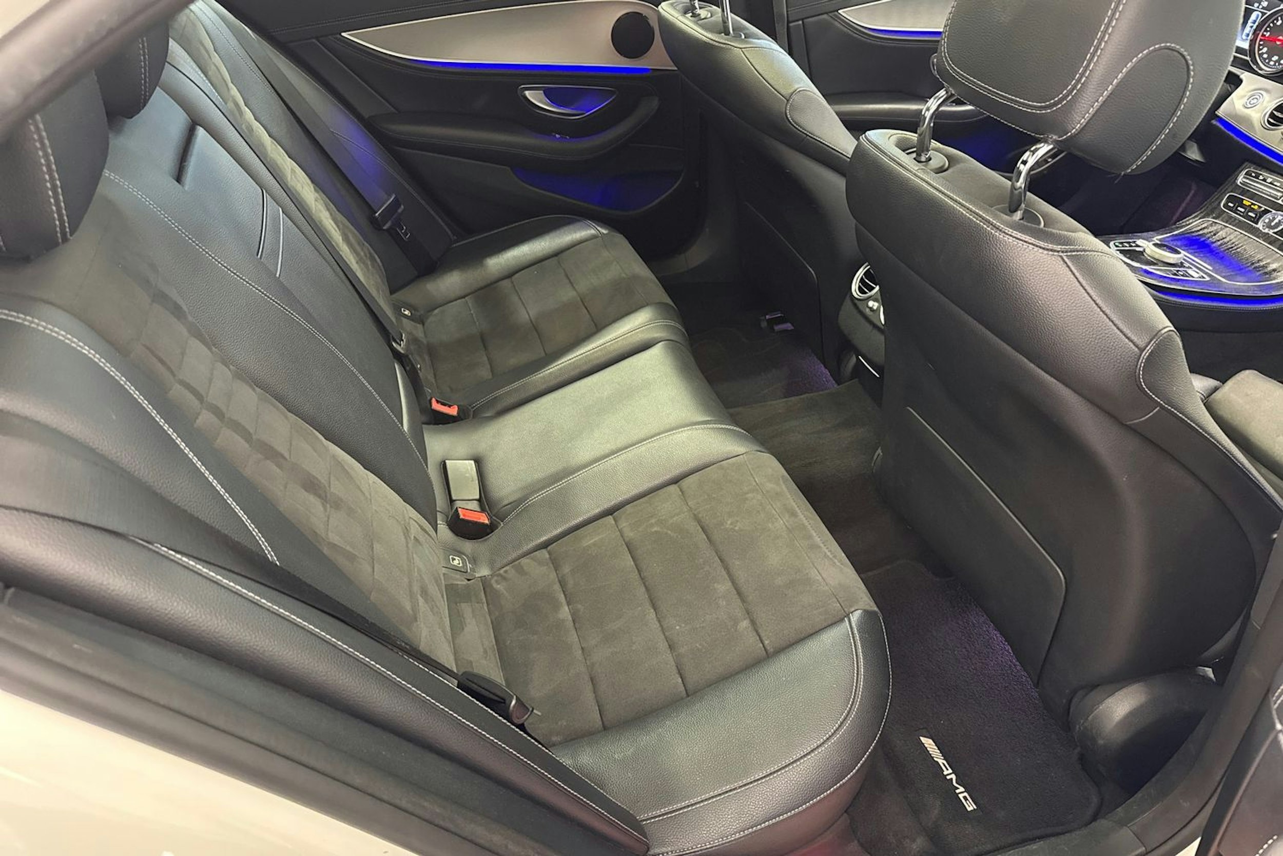 valkoinen Mercedes-Benz E 2017 kuva 15.