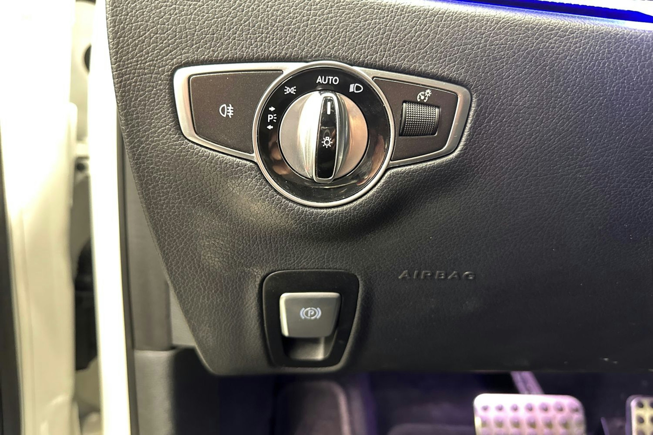 valkoinen Mercedes-Benz E 2017 kuva 21.
